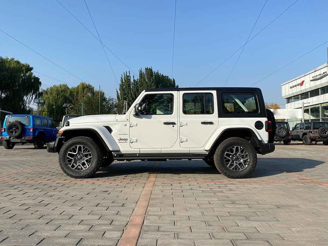 Jeep 牧马人 2.0T Sahara